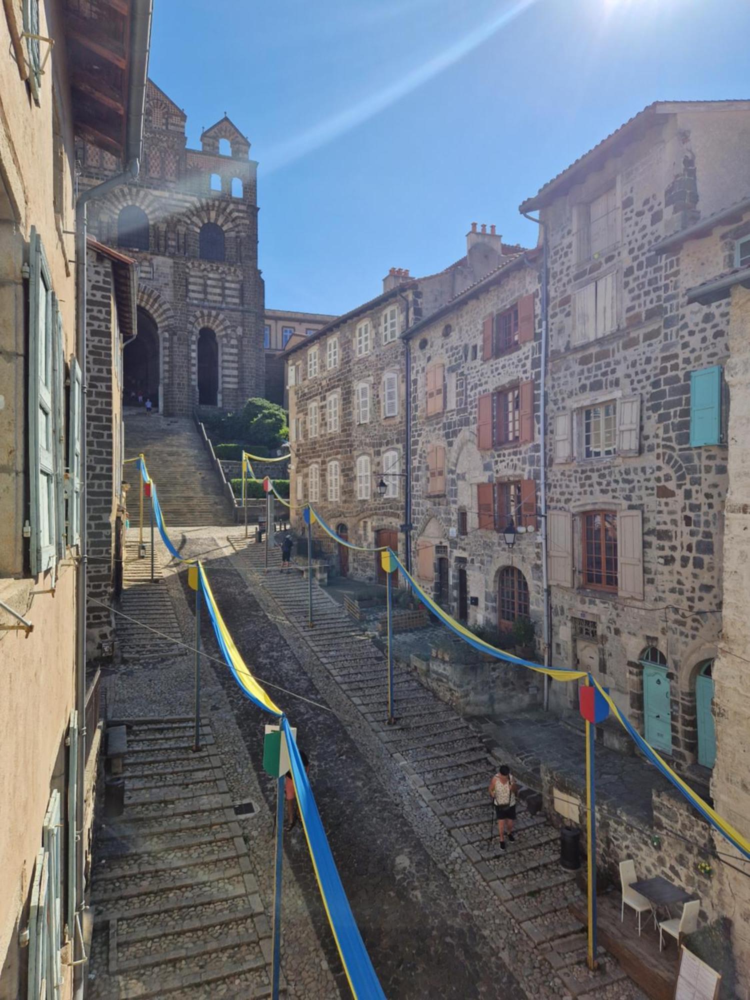 Gite Des Tables - Cathedrale, Coeur Historique, Vue Le Puy-en-Velay Exteriör bild